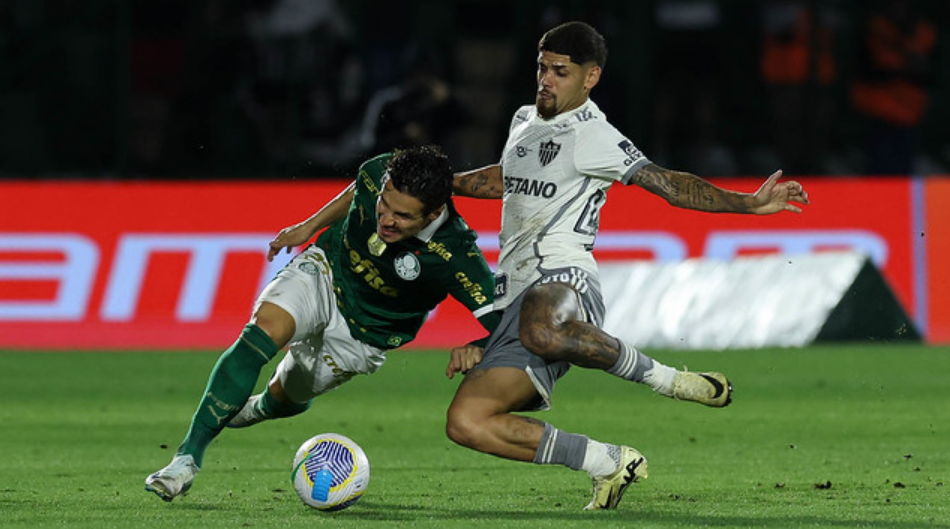 Raphael Veiga brilha e comanda a Vitoria do Palmeiras!