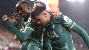 Tottenham mantém 100% na Europa League 